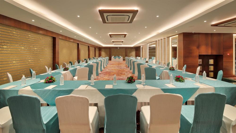 Golden Tulip Essential Jaipur Hotel Екстериор снимка