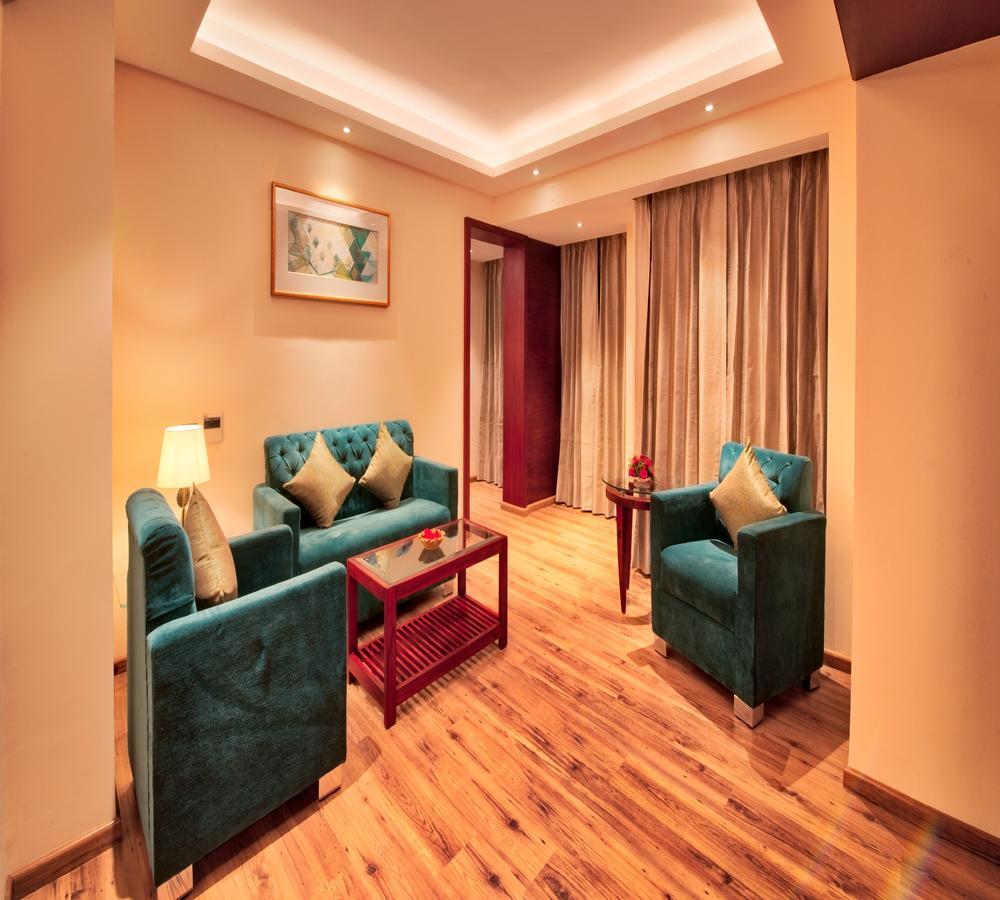 Golden Tulip Essential Jaipur Hotel Екстериор снимка