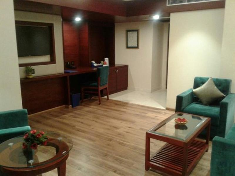 Golden Tulip Essential Jaipur Hotel Екстериор снимка