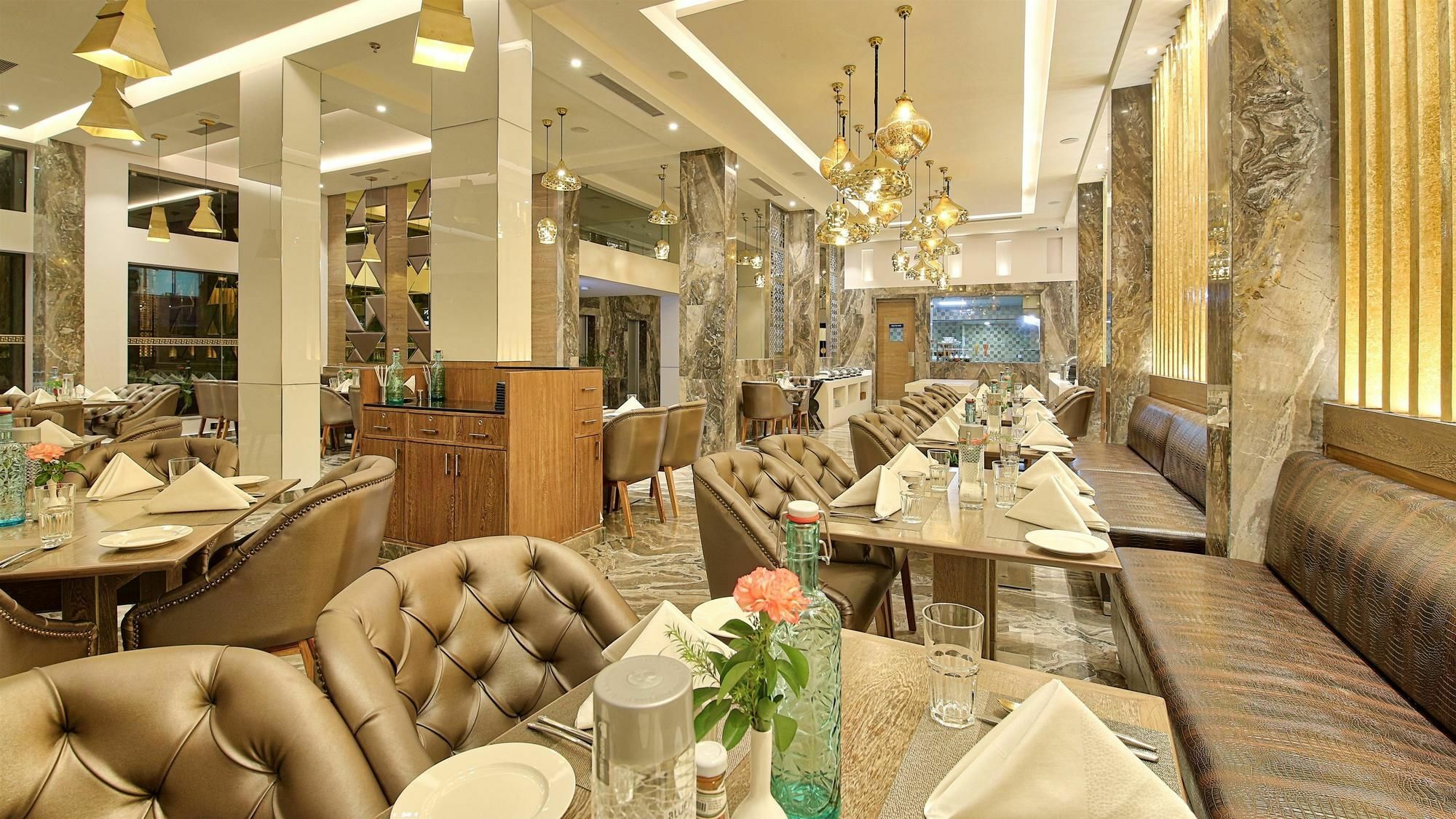 Golden Tulip Essential Jaipur Hotel Екстериор снимка