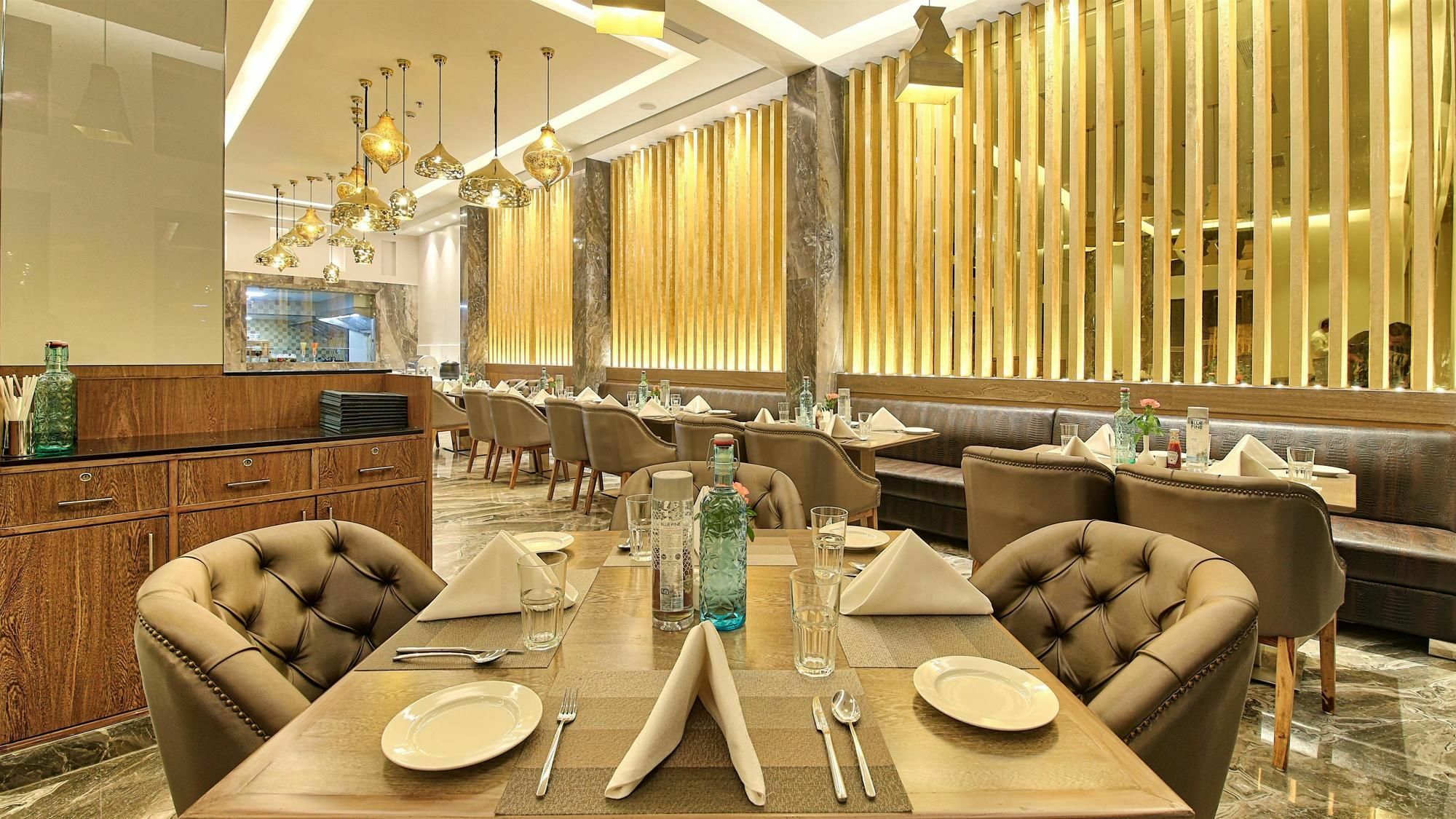 Golden Tulip Essential Jaipur Hotel Екстериор снимка