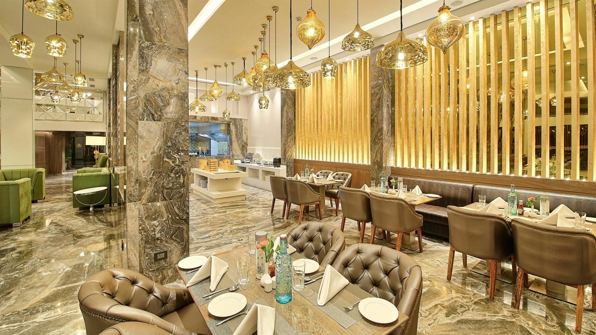 Golden Tulip Essential Jaipur Hotel Екстериор снимка